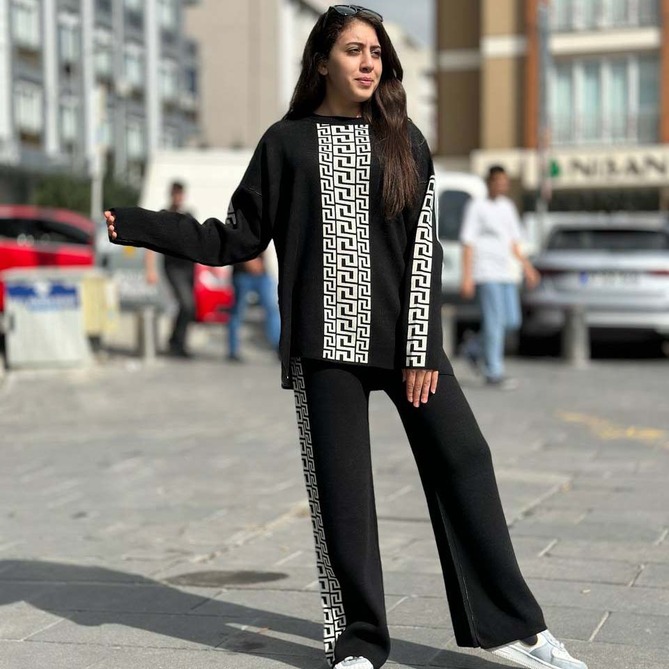 Centre-Puzzle Printed Premium Quality Winter 2-Pcs Tracksuit For Her. WWTS-22 Main image