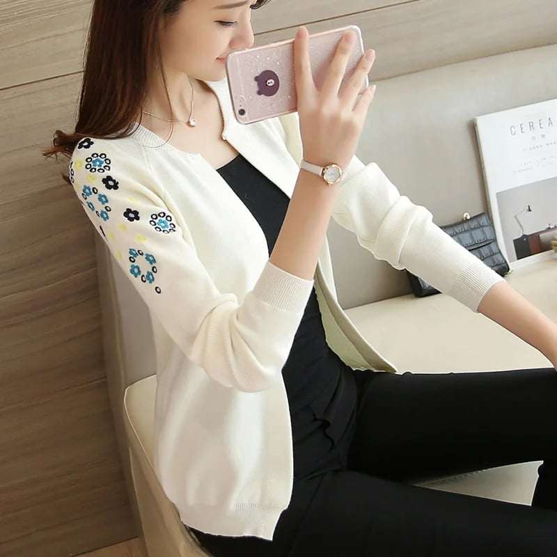 Sleeves Flower Printed Winter Zipper Jacket. Secondary image