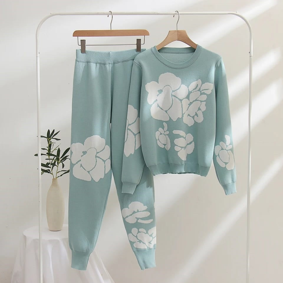 White Rose Printed Premium Quality Winter 2-Pcs Tracksuit For Her. WWTS-03 Secondary image